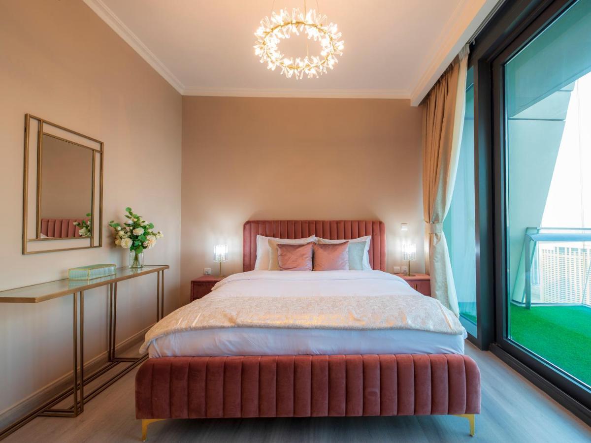 First Class 3Br With Full Burj Khalifa And Fountain View دبي المظهر الخارجي الصورة