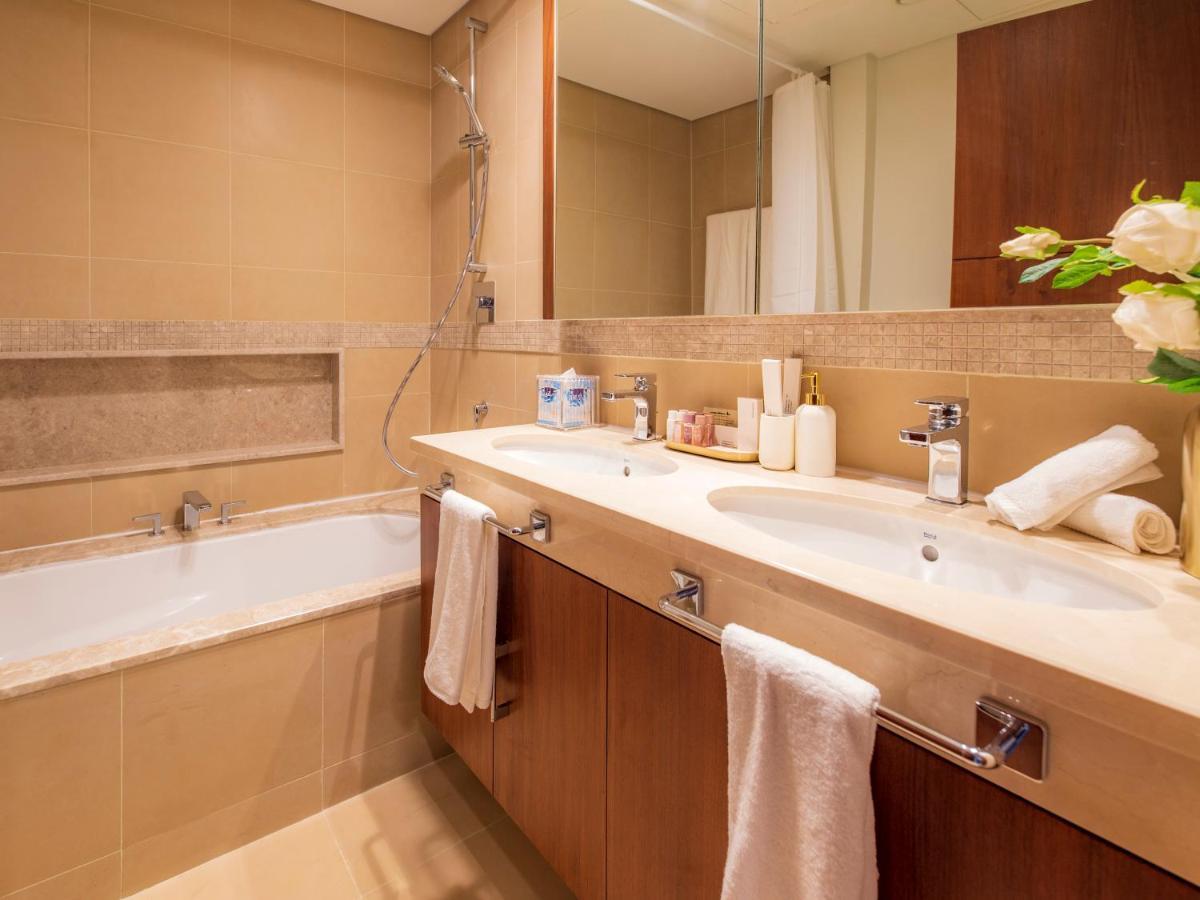 First Class 3Br With Full Burj Khalifa And Fountain View دبي المظهر الخارجي الصورة
